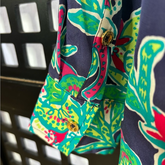 💚 Lilly Pulitzer Green Pink Floral Silk Button Blouse, Flowy XS Like New 💚 - Picture 13 of 16